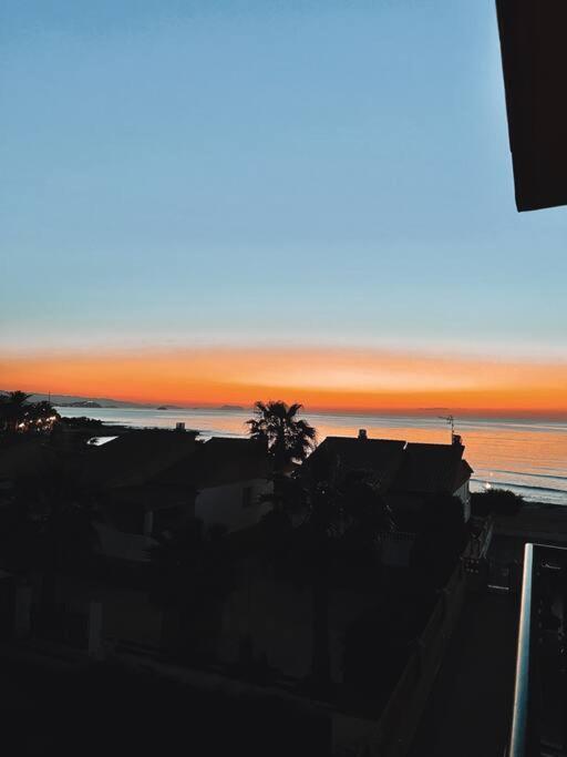 Apartamentos El Calon Playa クエバス・デル・アルマンソーラ エクステリア 写真
